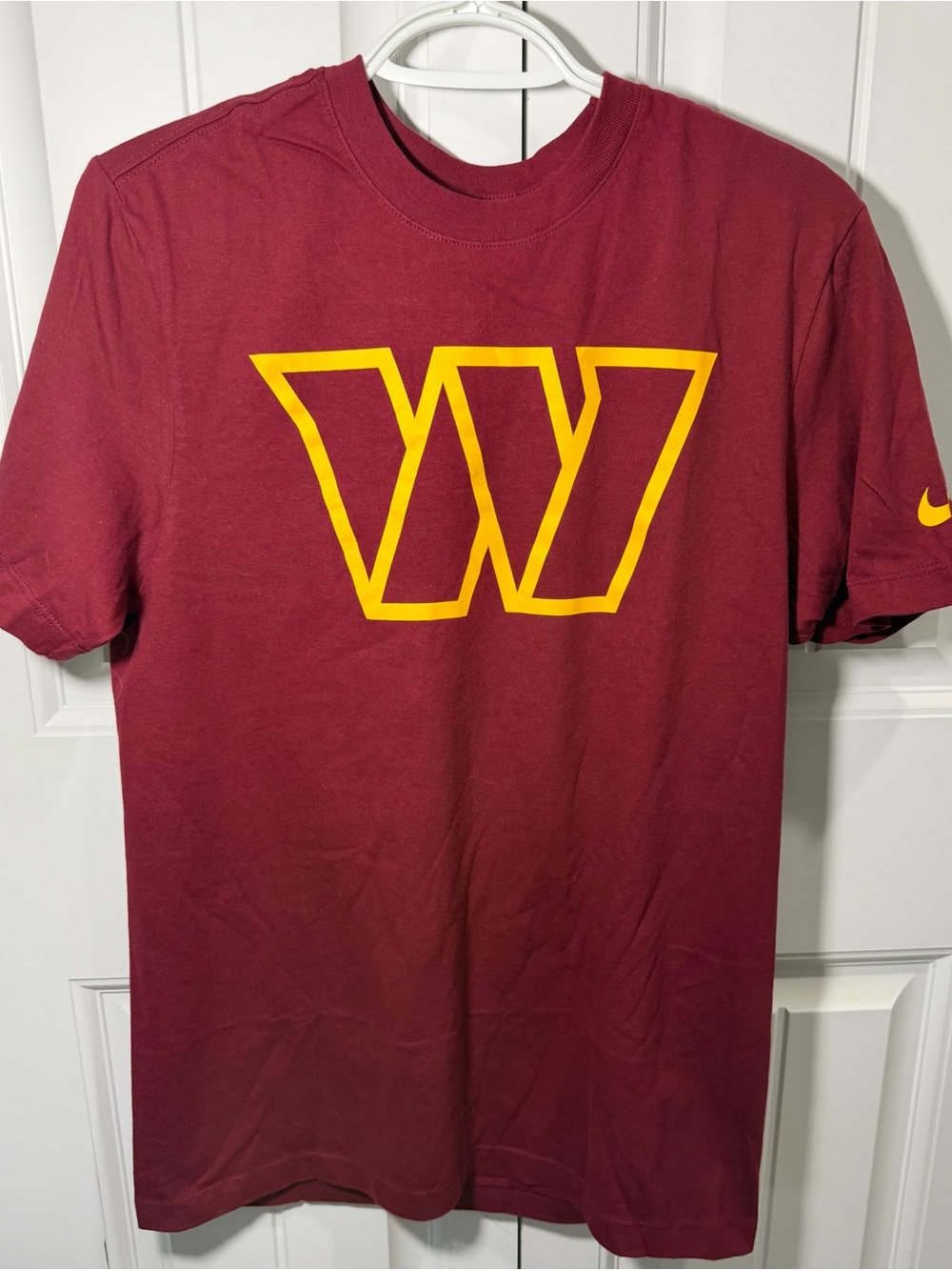 Nike Washington Commanders T-Shirt Men’s Small Burgundy Gold NFL NWT